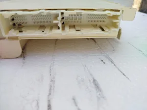 Блок запобіжників Toyota Sienna 8273008110 (4) 1